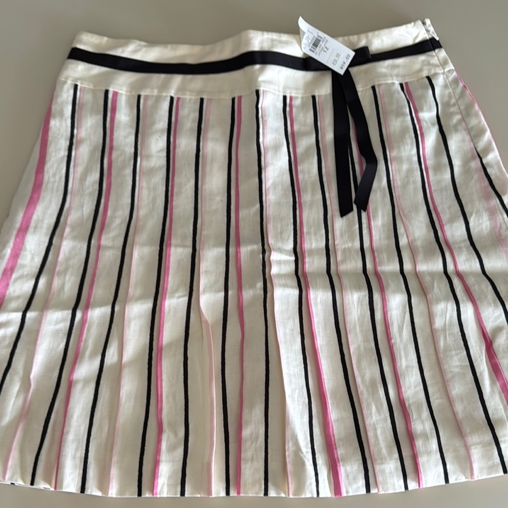 LOFT Black and White Pleated Mini Skirt